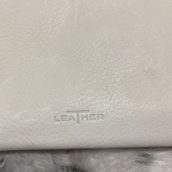 NWT TAHARI small leather purse - “chalk” white - Picture 9 of 10